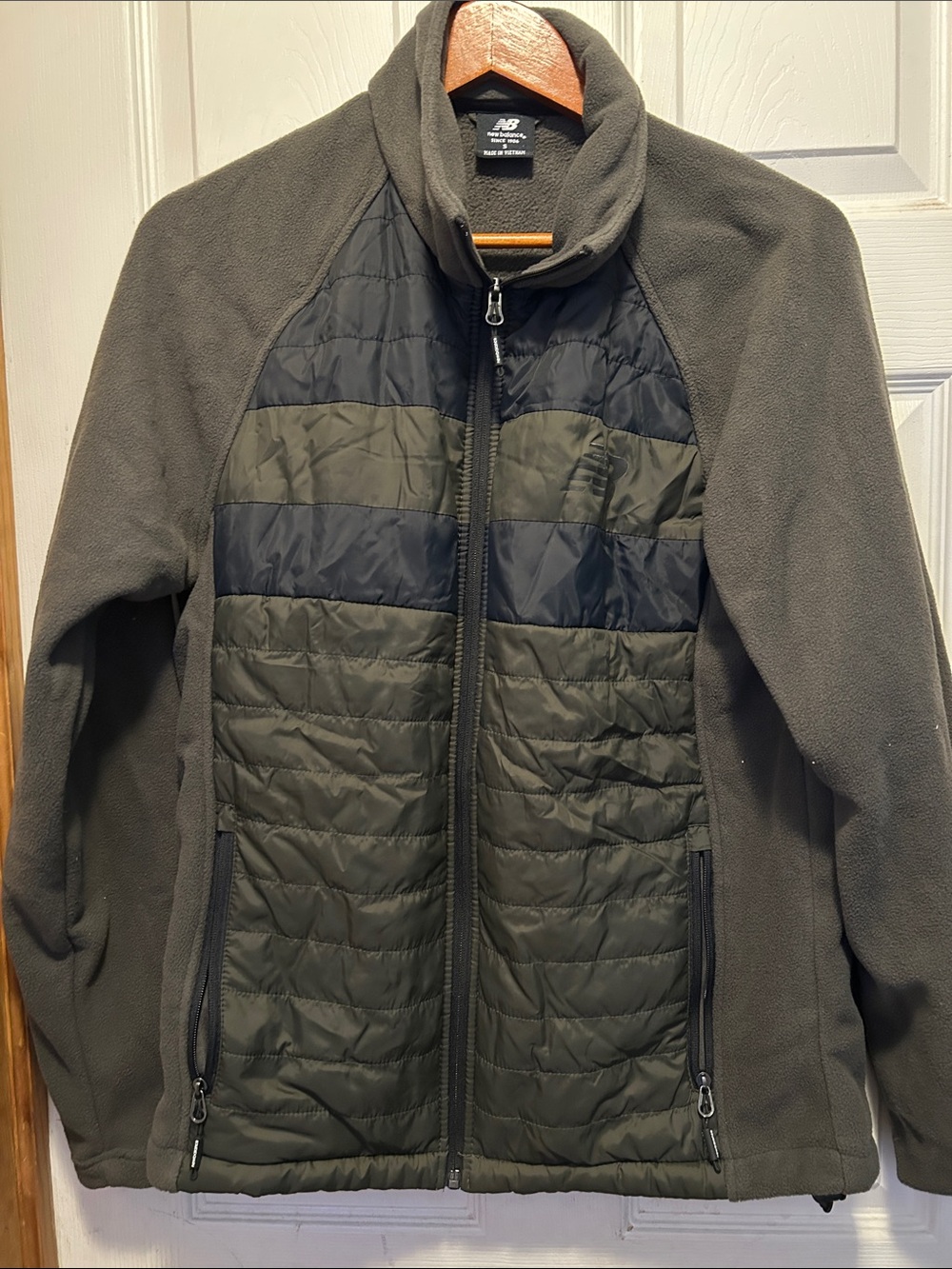 New Balance Men's Olive Green & Black Hybrid Insulated Jacket